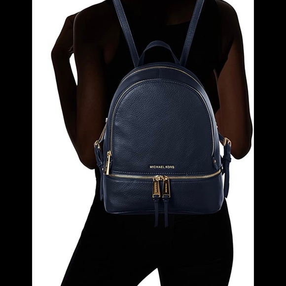 MICHAEL KORS
Rhea Zip Medium Backpack